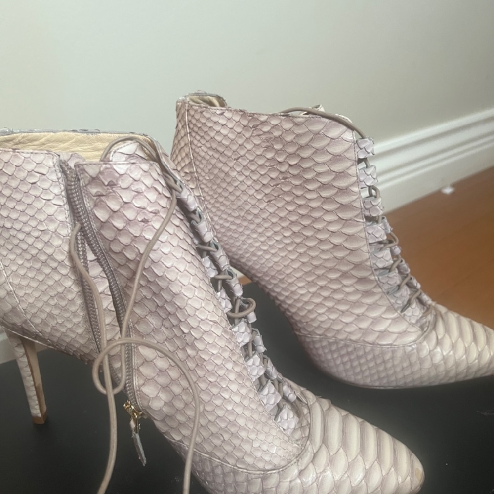 Boots - Picture 4 of 4